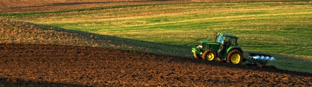 Maximizing Efficiency: Air Pressure for Tractor Tires